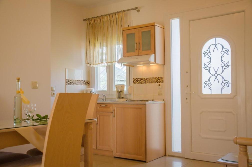 San Giorgio Apartments สกาลา โปเตมิอัส ห้อง รูปภาพ